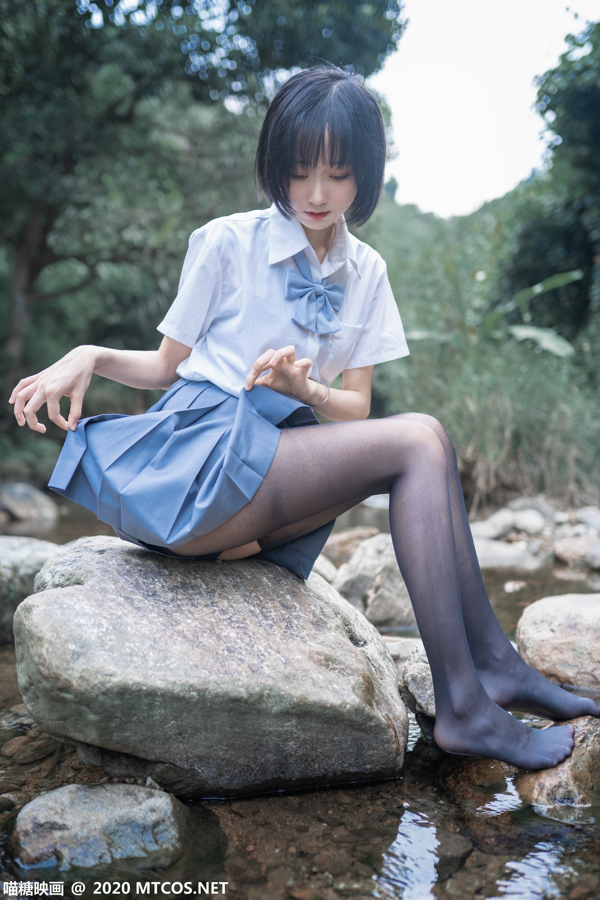 [喵糖映画] JKL.016 溪边JK制服[37P]-XikXak